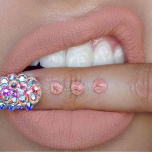 Anastasia Beverly Hills Liquid Lipstick ๐ - Picture 9 of 12